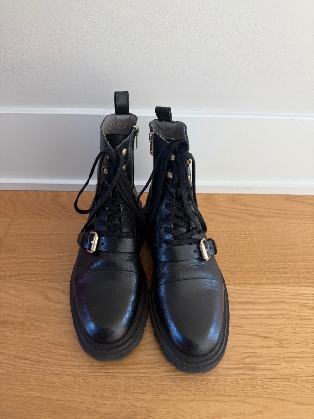 Combat boots